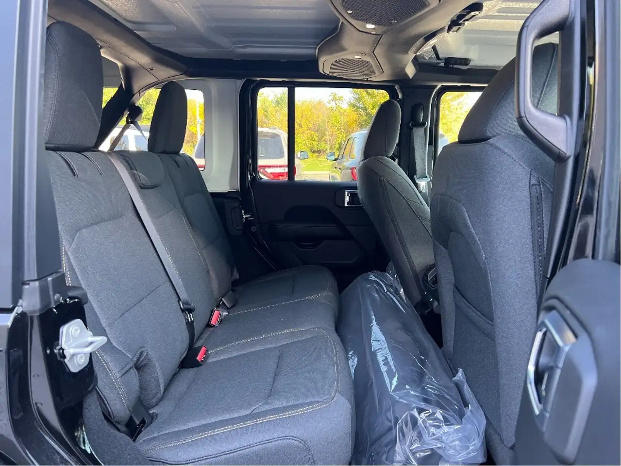 Jeep Wrangler - Image 27