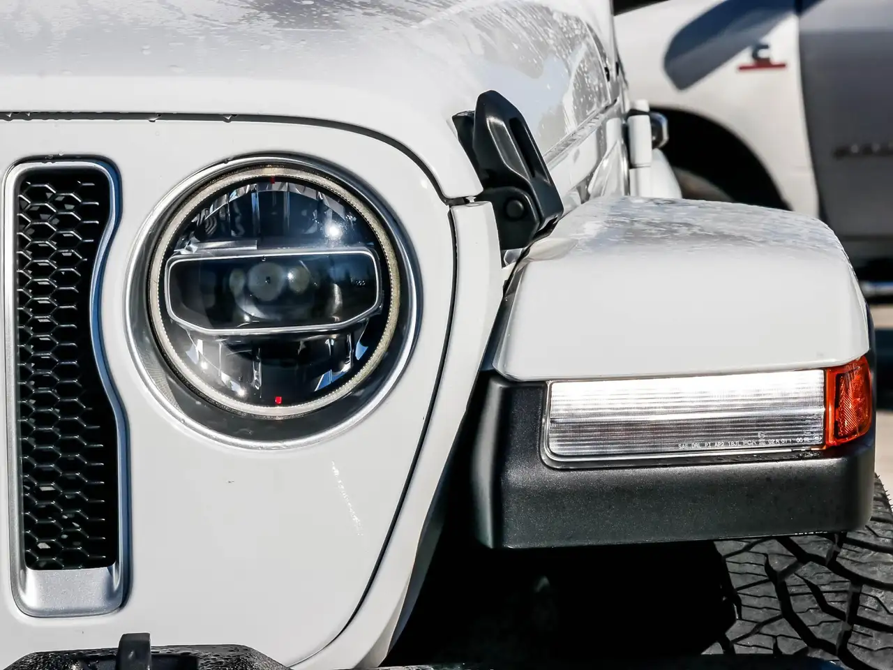 Jeep Wrangler - Image 10