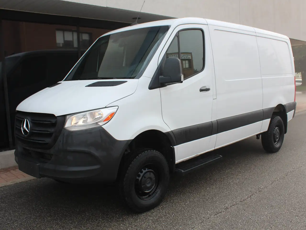Mercedes-Benz Sprinter - Image 28