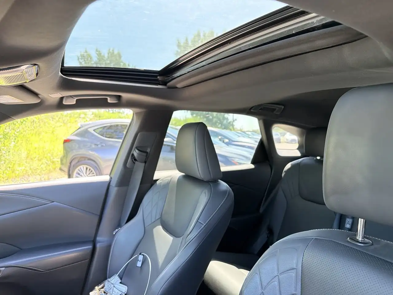 Lexus RX 350 - Image 30