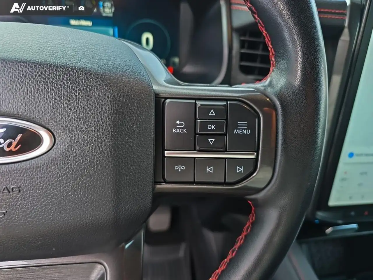 Ford Expedition - Image 16