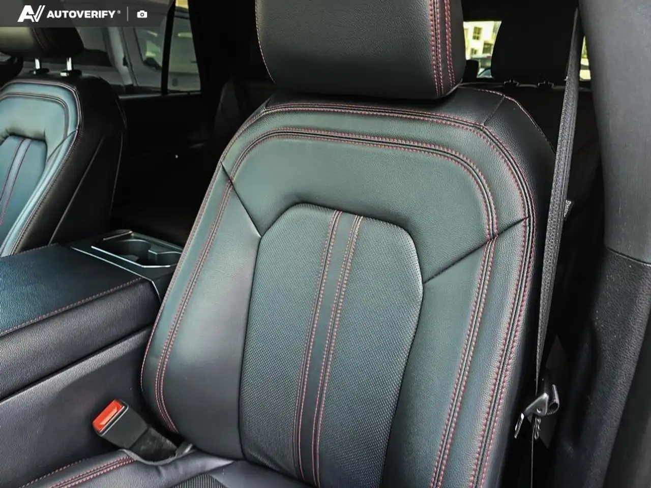 Ford Expedition - Image 20