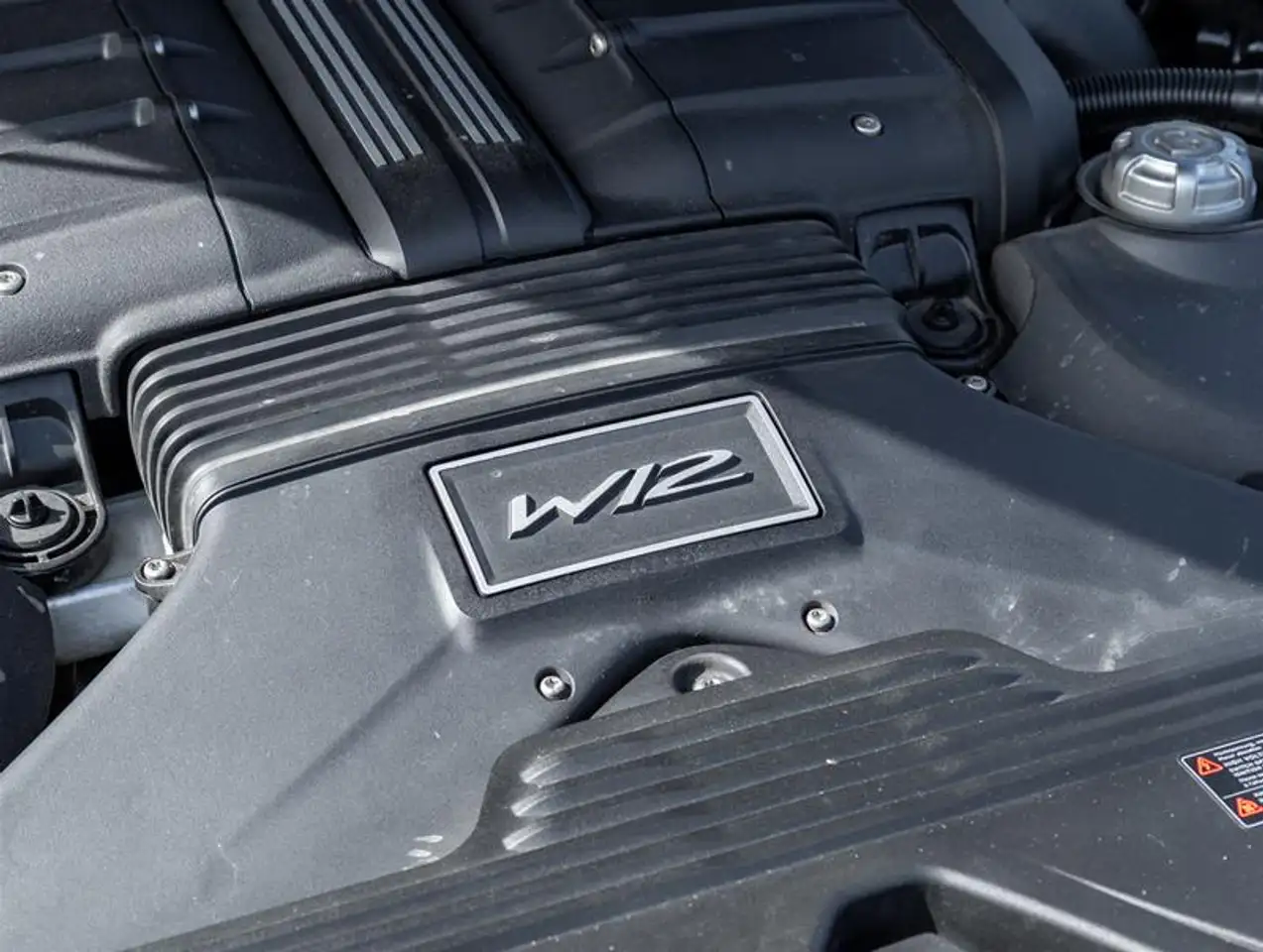 Bentley Bentayga - Image 44