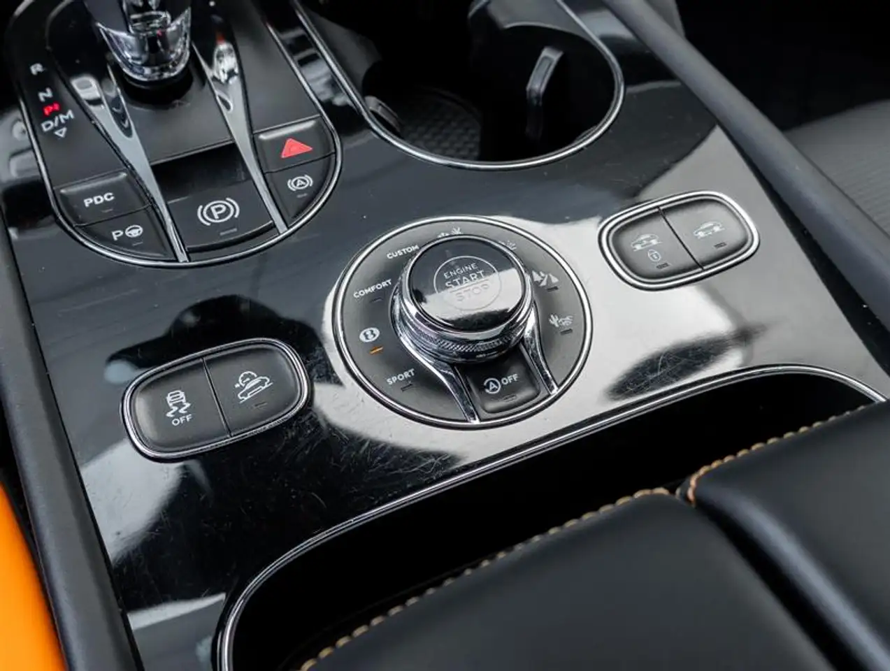 Bentley Bentayga - Image 24