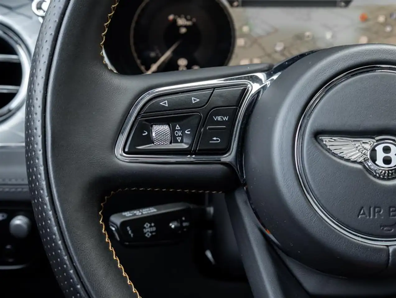 Bentley Bentayga - Image 12