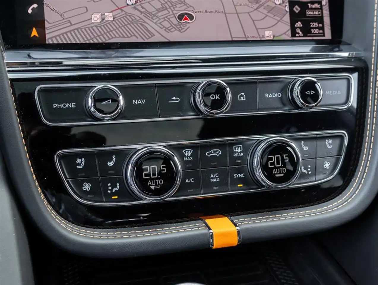 Bentley Bentayga - Image 27
