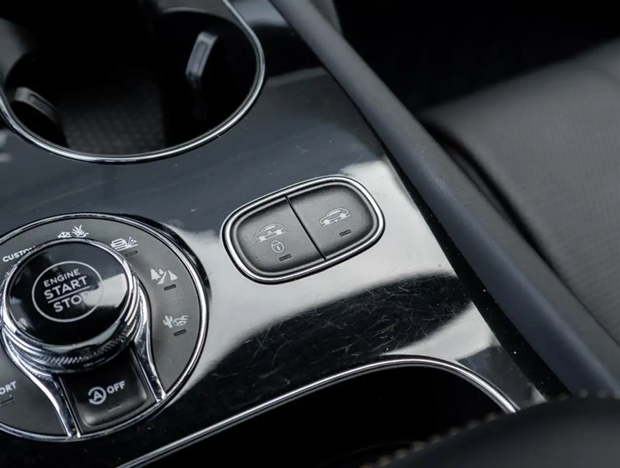 Bentley Bentayga - Image 25