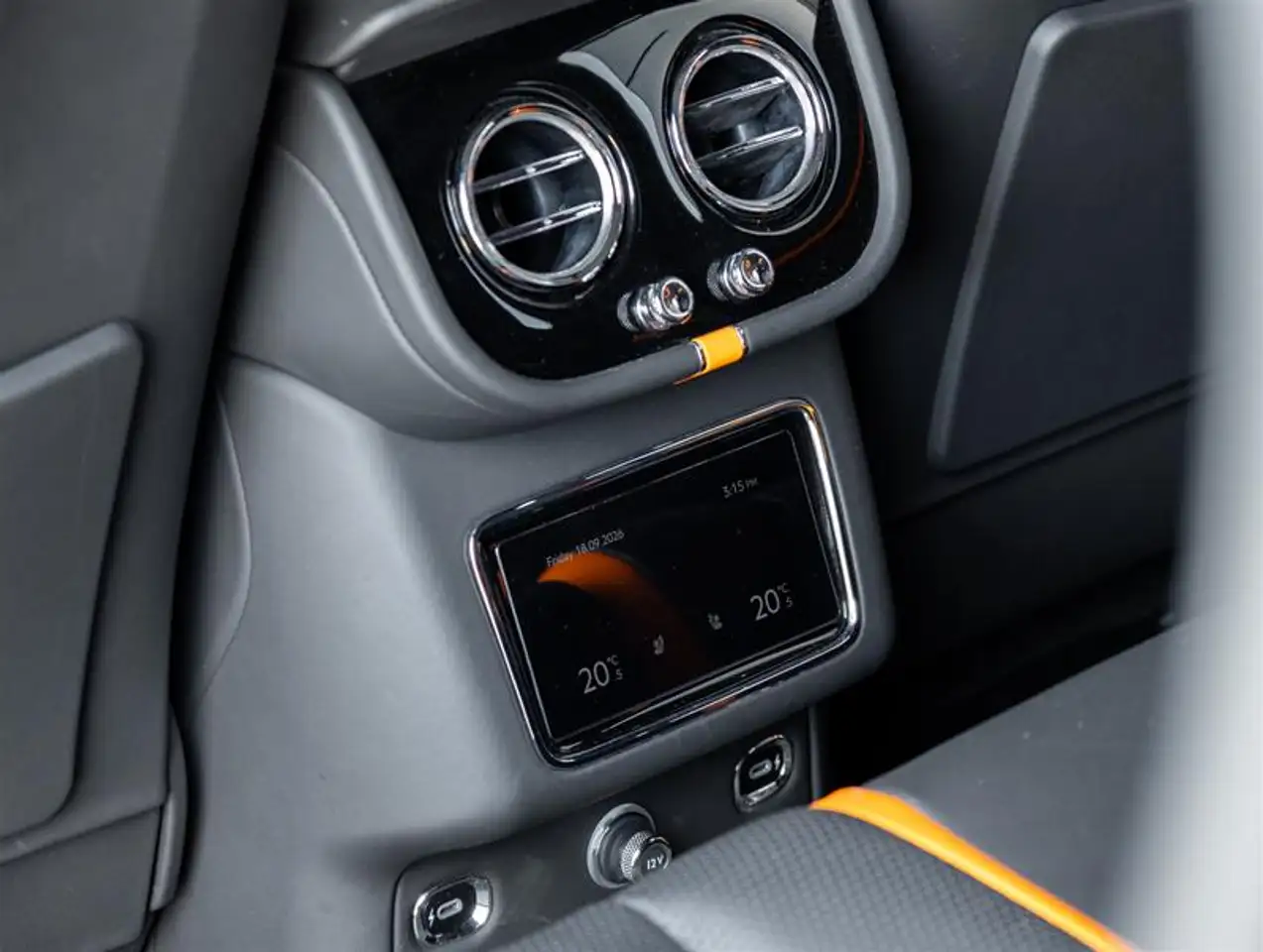 Bentley Bentayga - Image 37