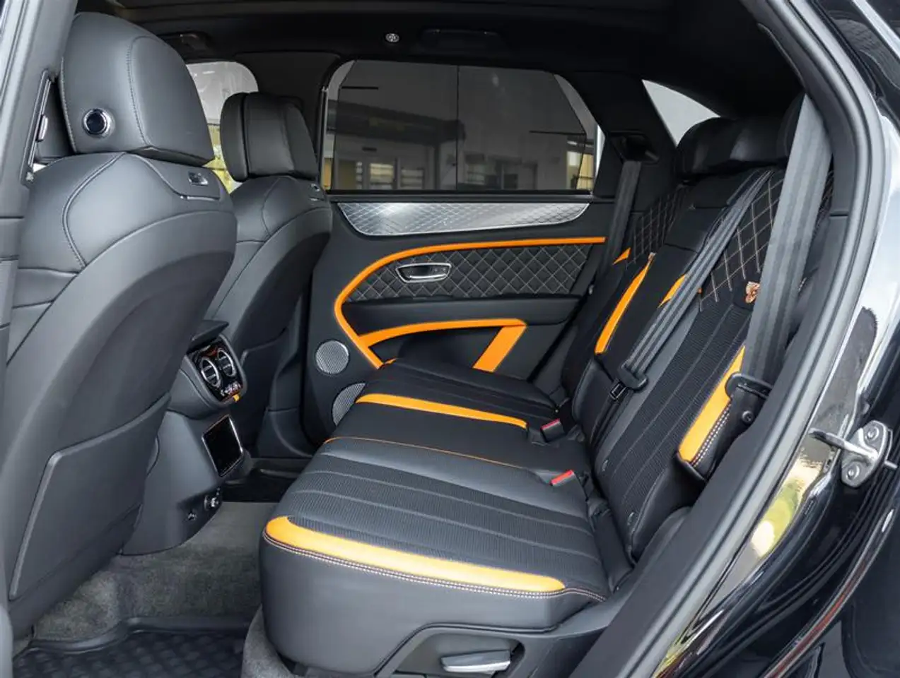 Bentley Bentayga - Image 35