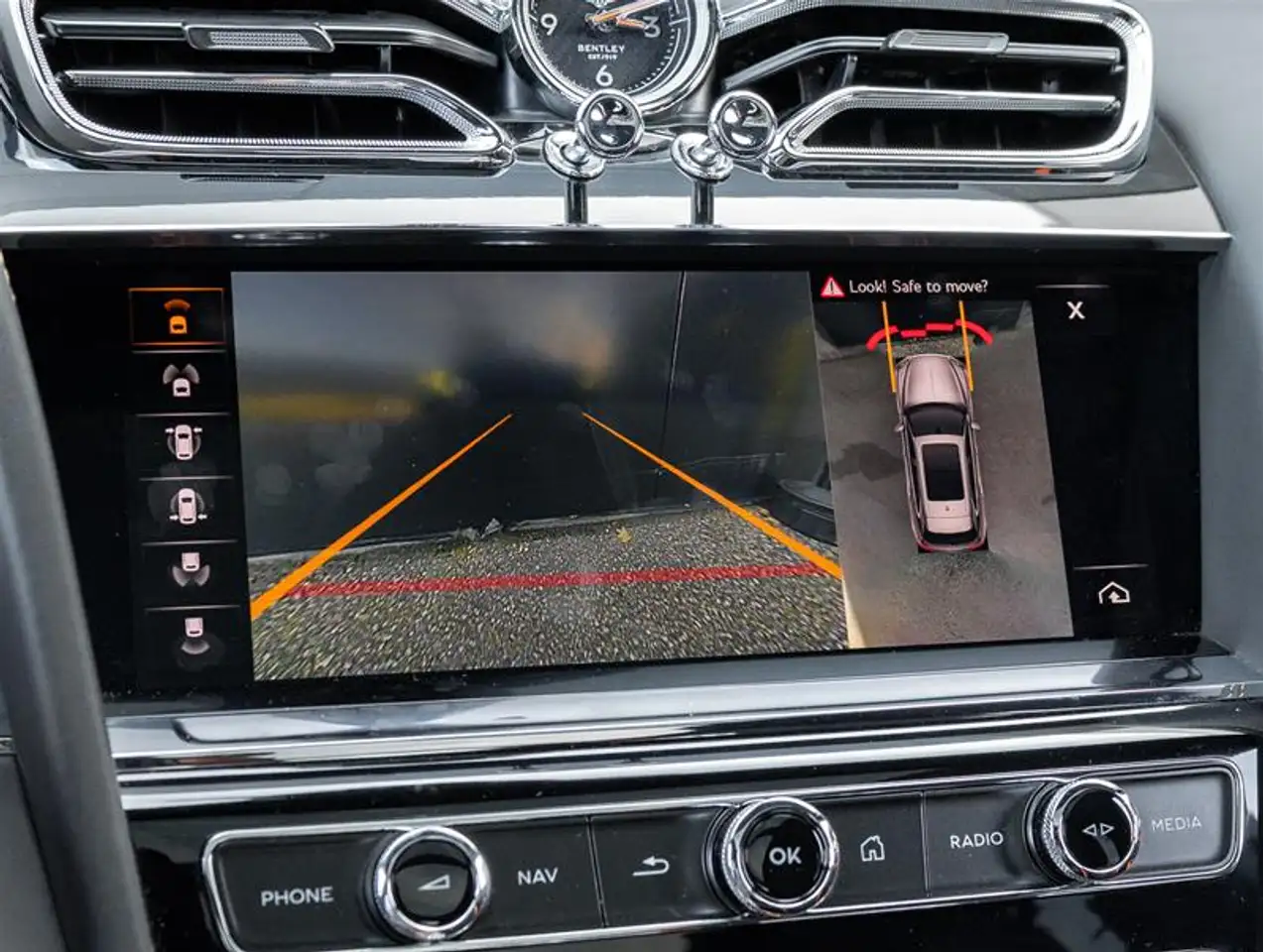 Bentley Bentayga - Image 18