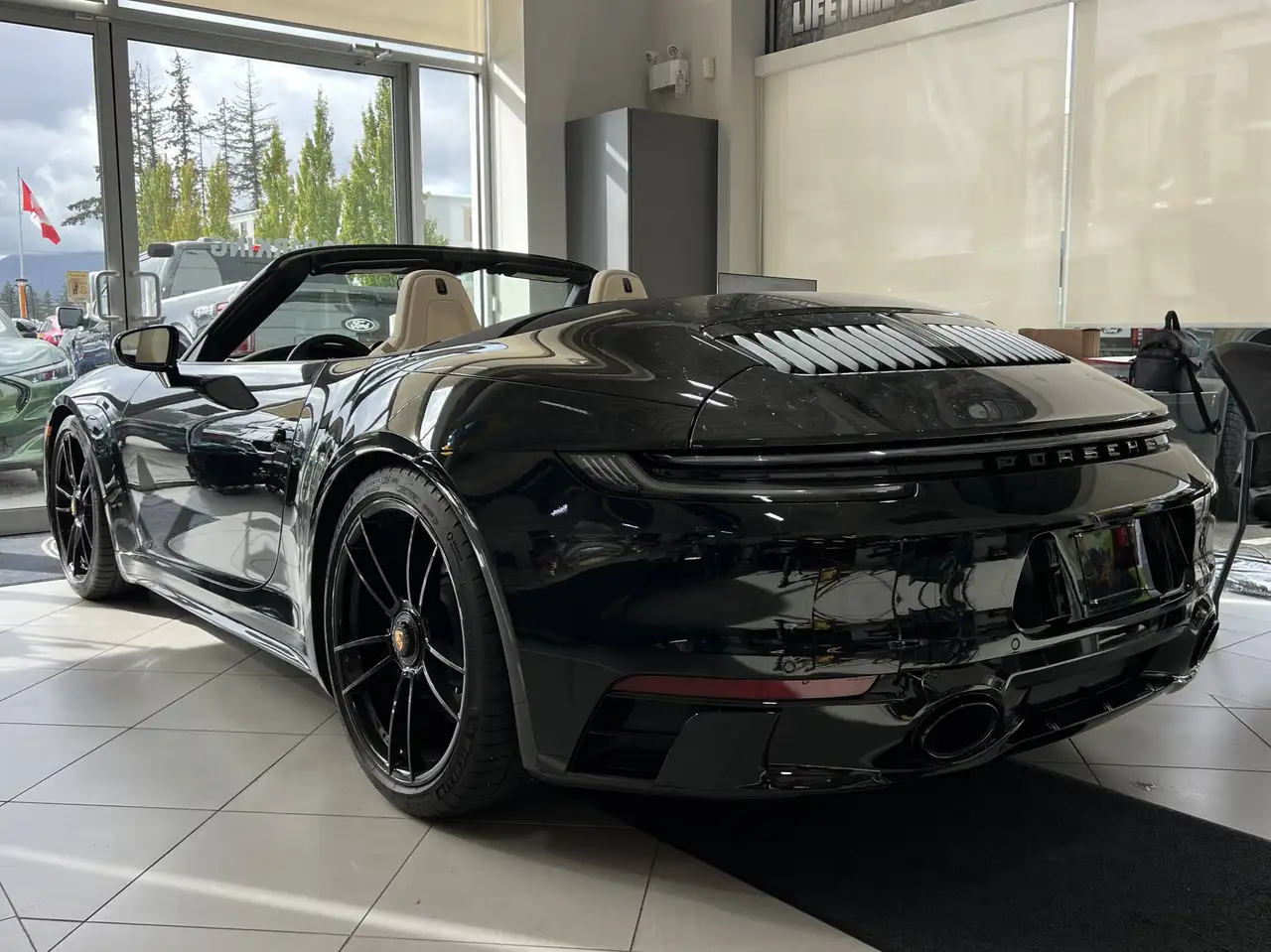 Porsche 911 - Image 6