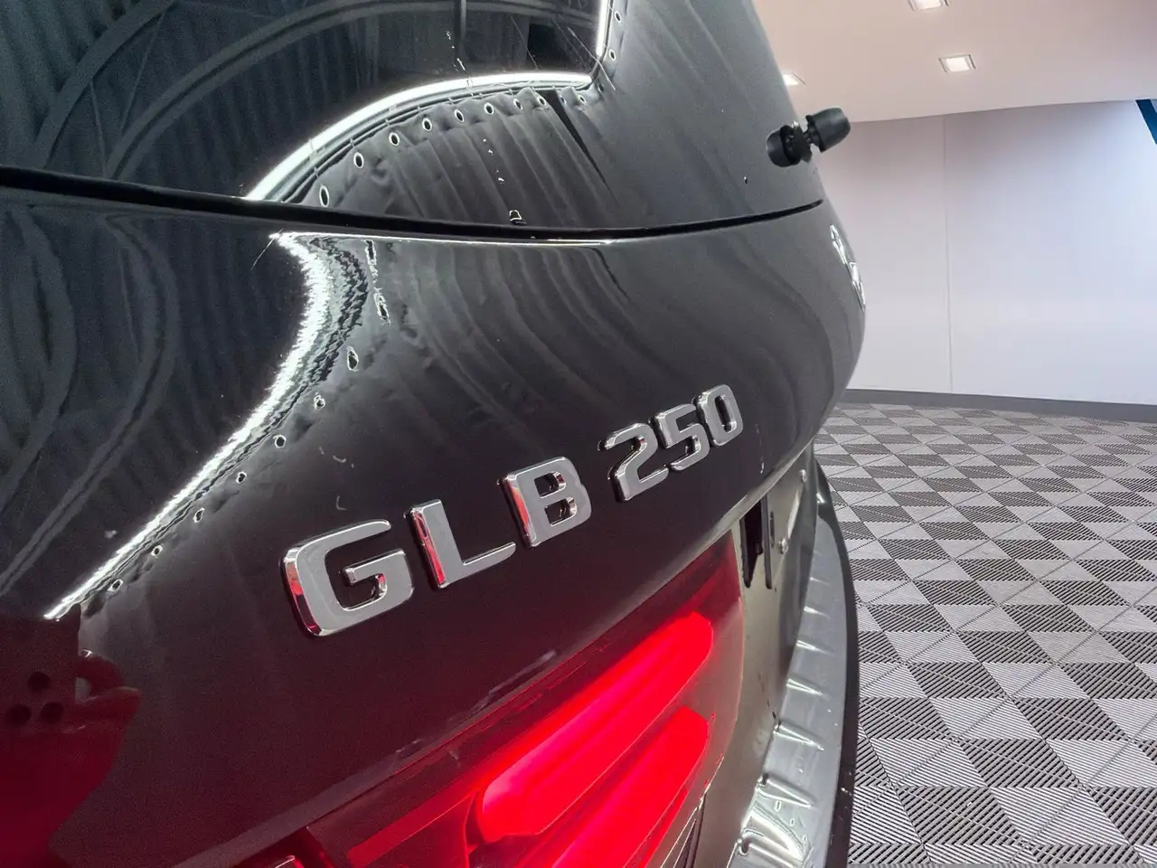 Mercedes-Benz GLB - Image 28