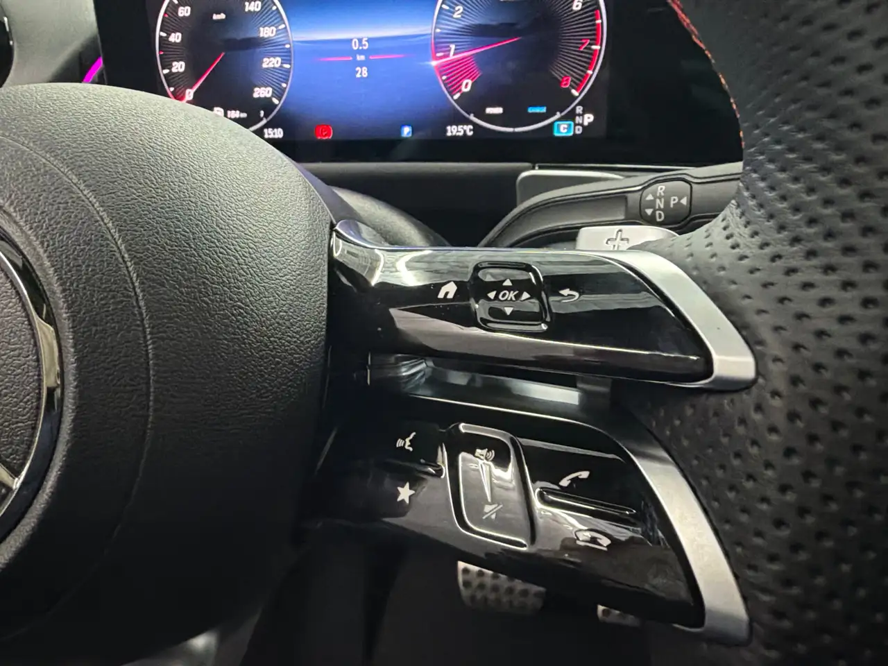 Mercedes-Benz GLB - Image 14