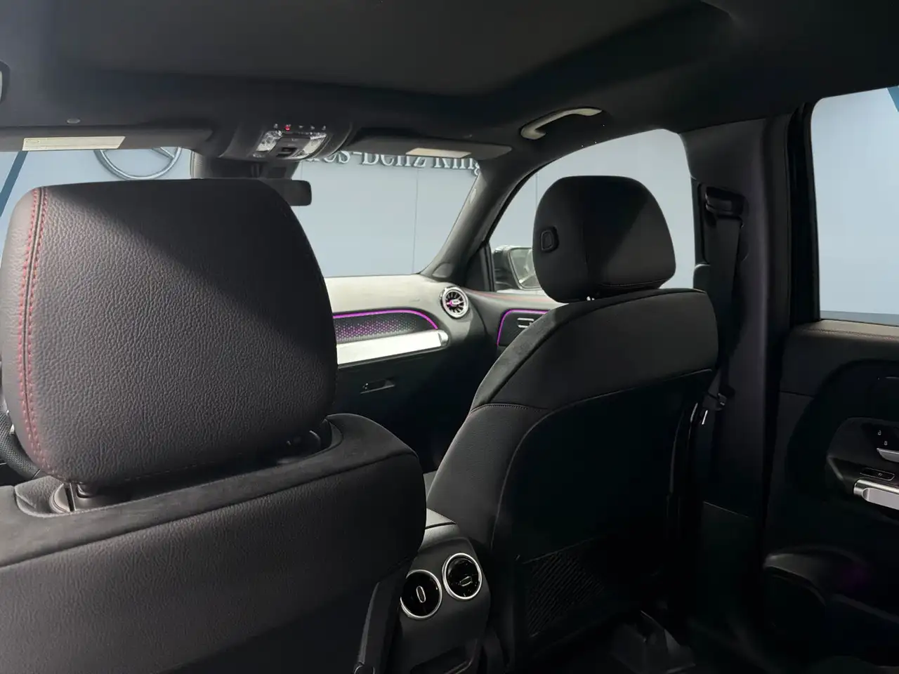 Mercedes-Benz GLB - Image 22