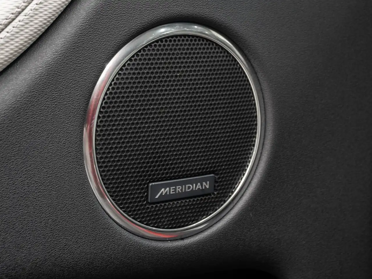 Land Rover Discovery Sport - Image 25