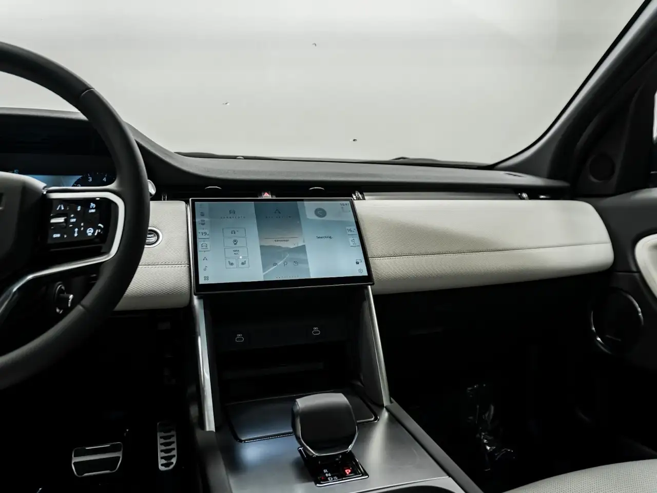 Land Rover Discovery Sport - Image 17