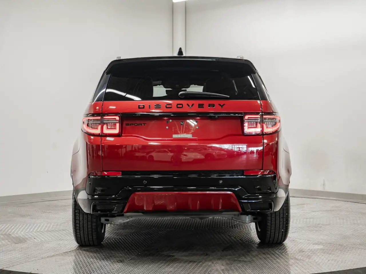 Land Rover Discovery Sport - Image 9