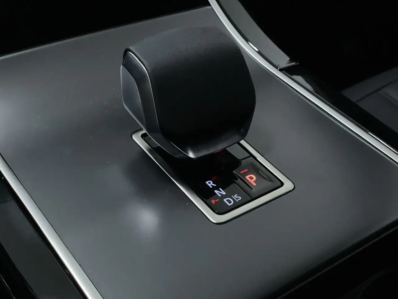Land Rover Range Rover Evoque - Image 28