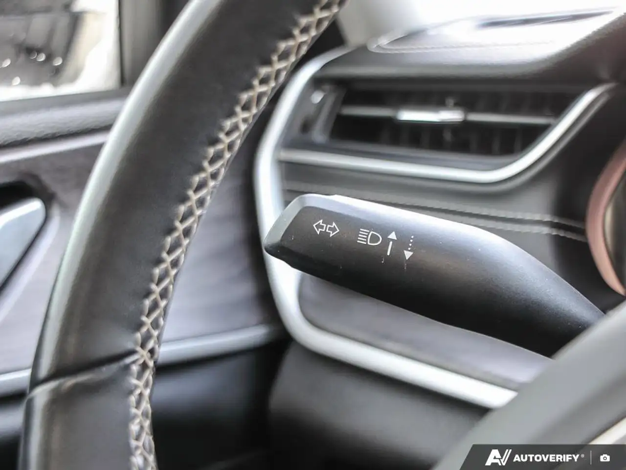 Jeep Grand Cherokee - Image 16