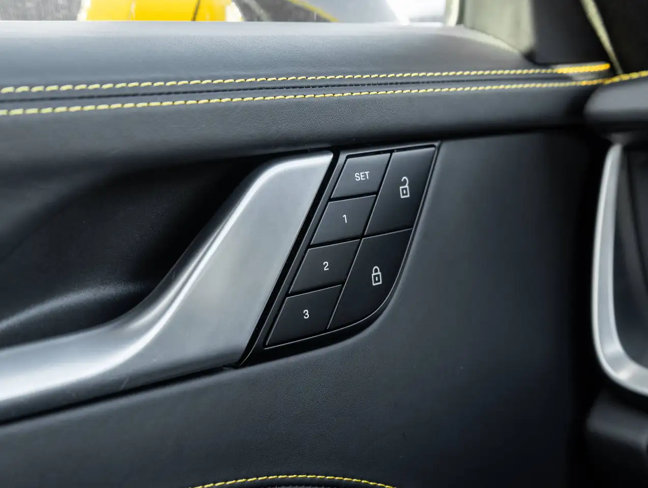 Porsche 911 - Image 44