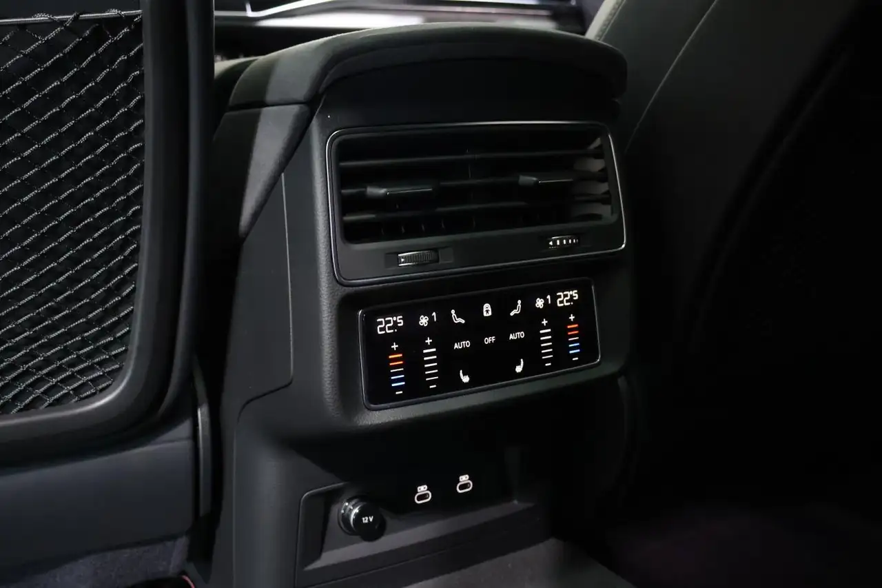 Audi RS Q8 - Image 27