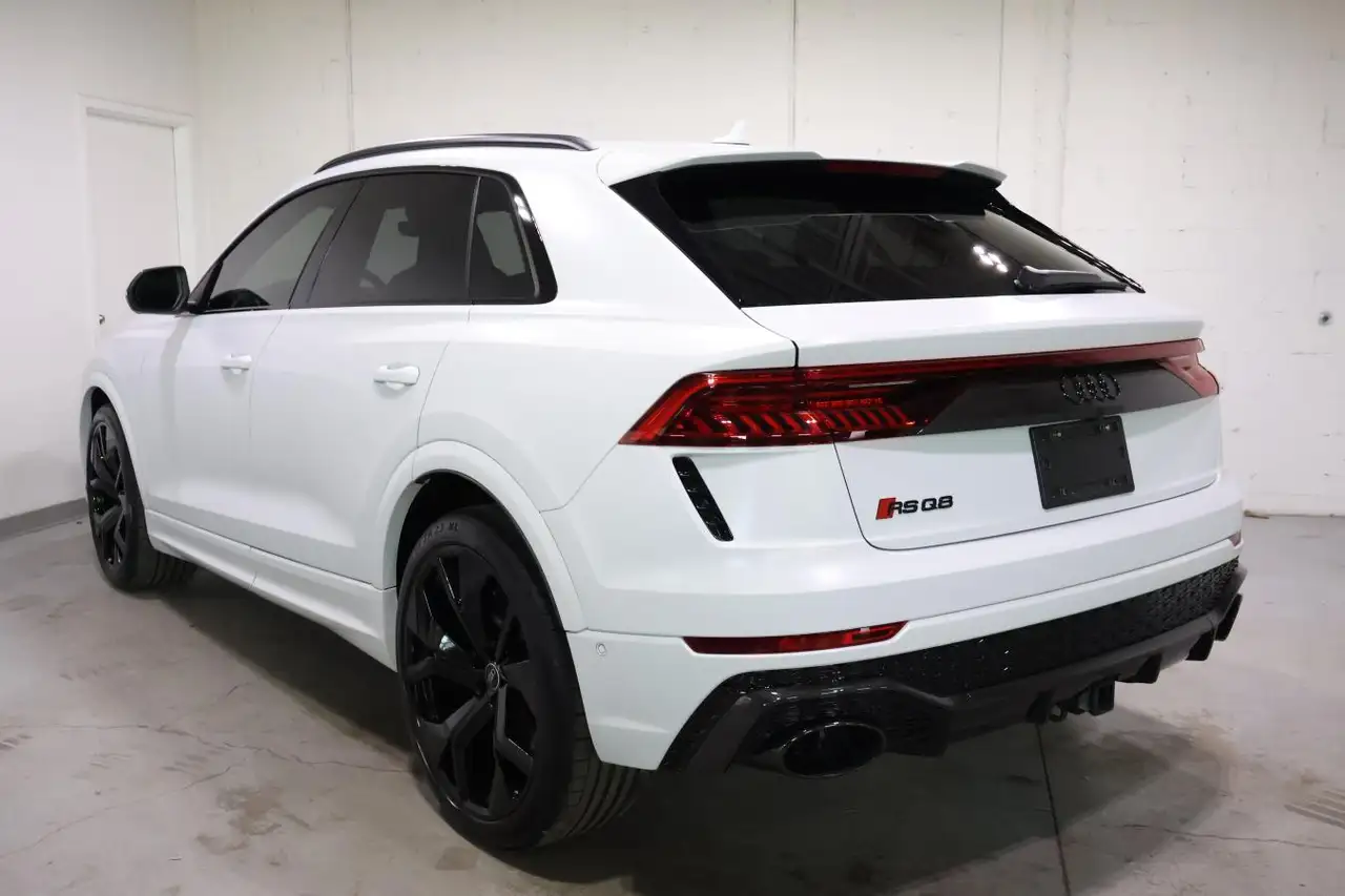 Audi RS Q8 - Image 4