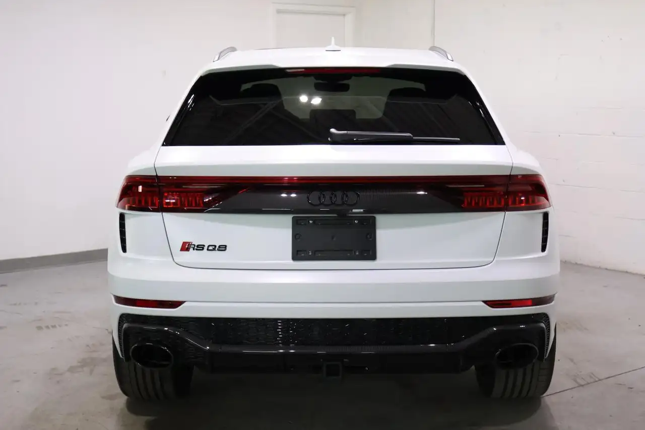 Audi RS Q8 - Image 5