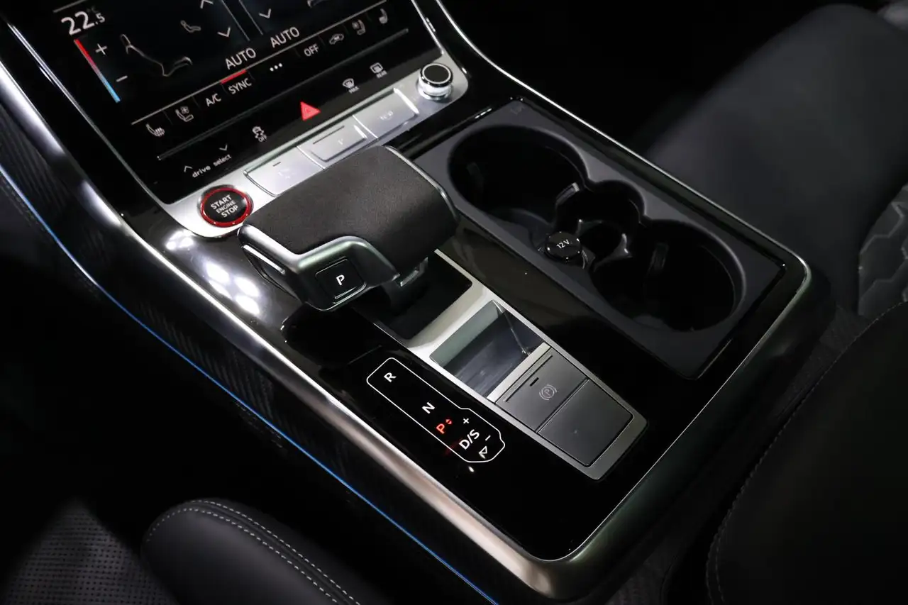 Audi RS Q8 - Image 22