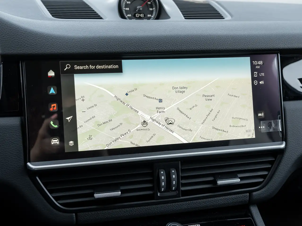 Porsche Cayenne - Image 27