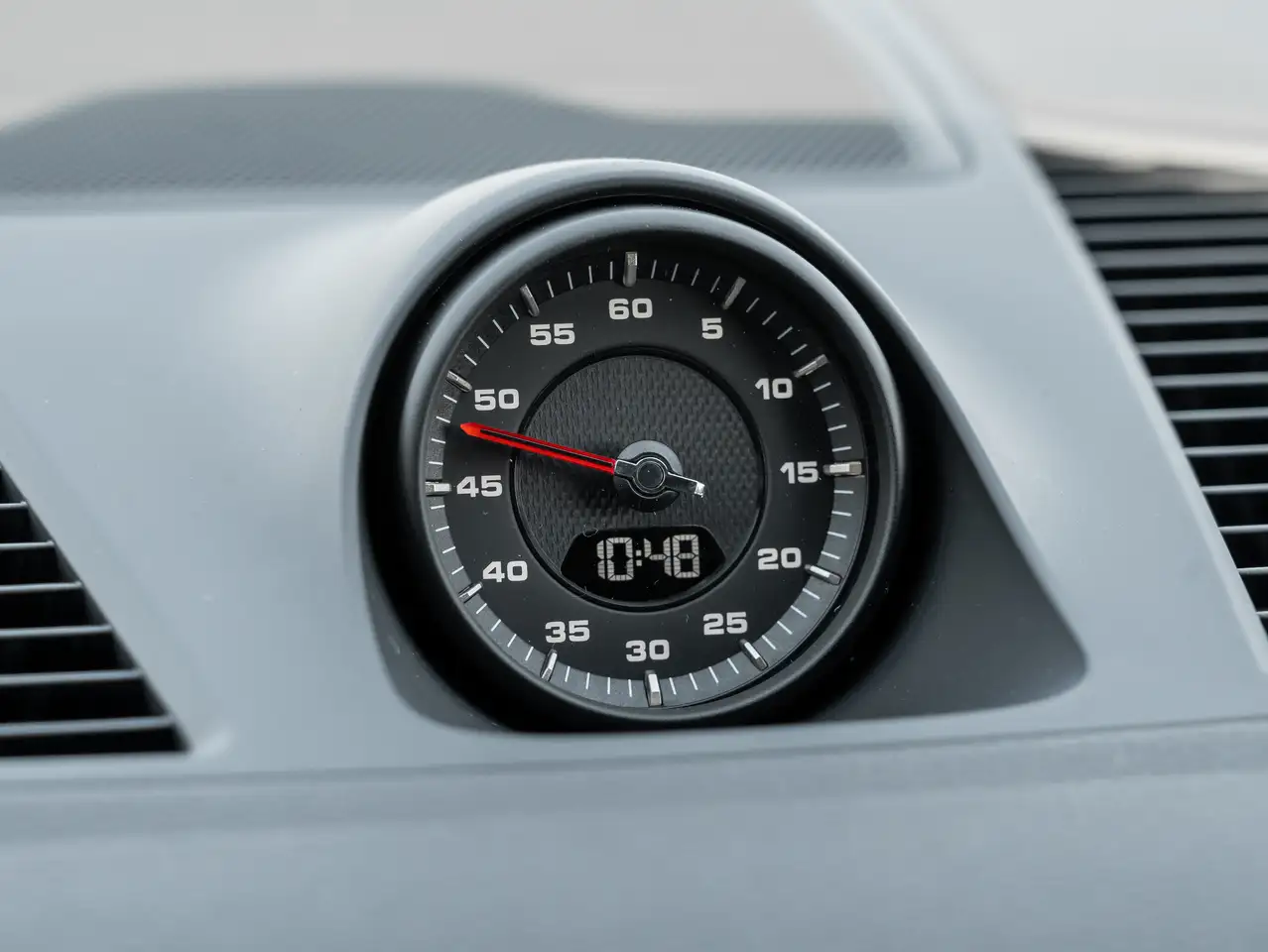 Porsche Cayenne - Image 26