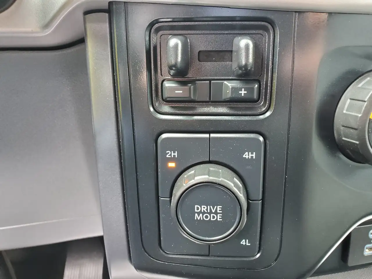 Ford F-150 - Image 25