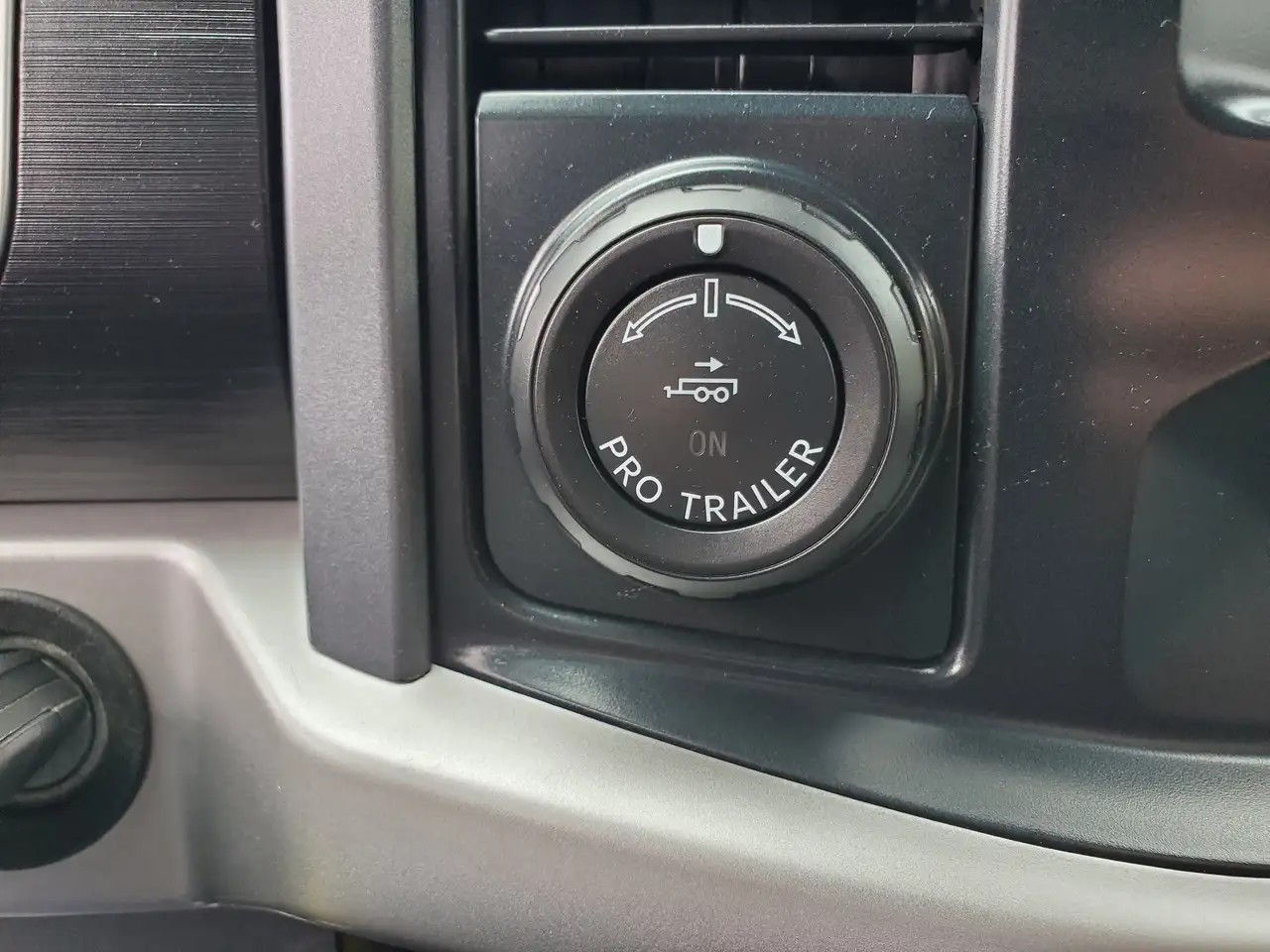 Ford F-150 - Image 24