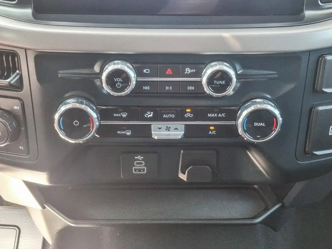 Ford F-150 - Image 20