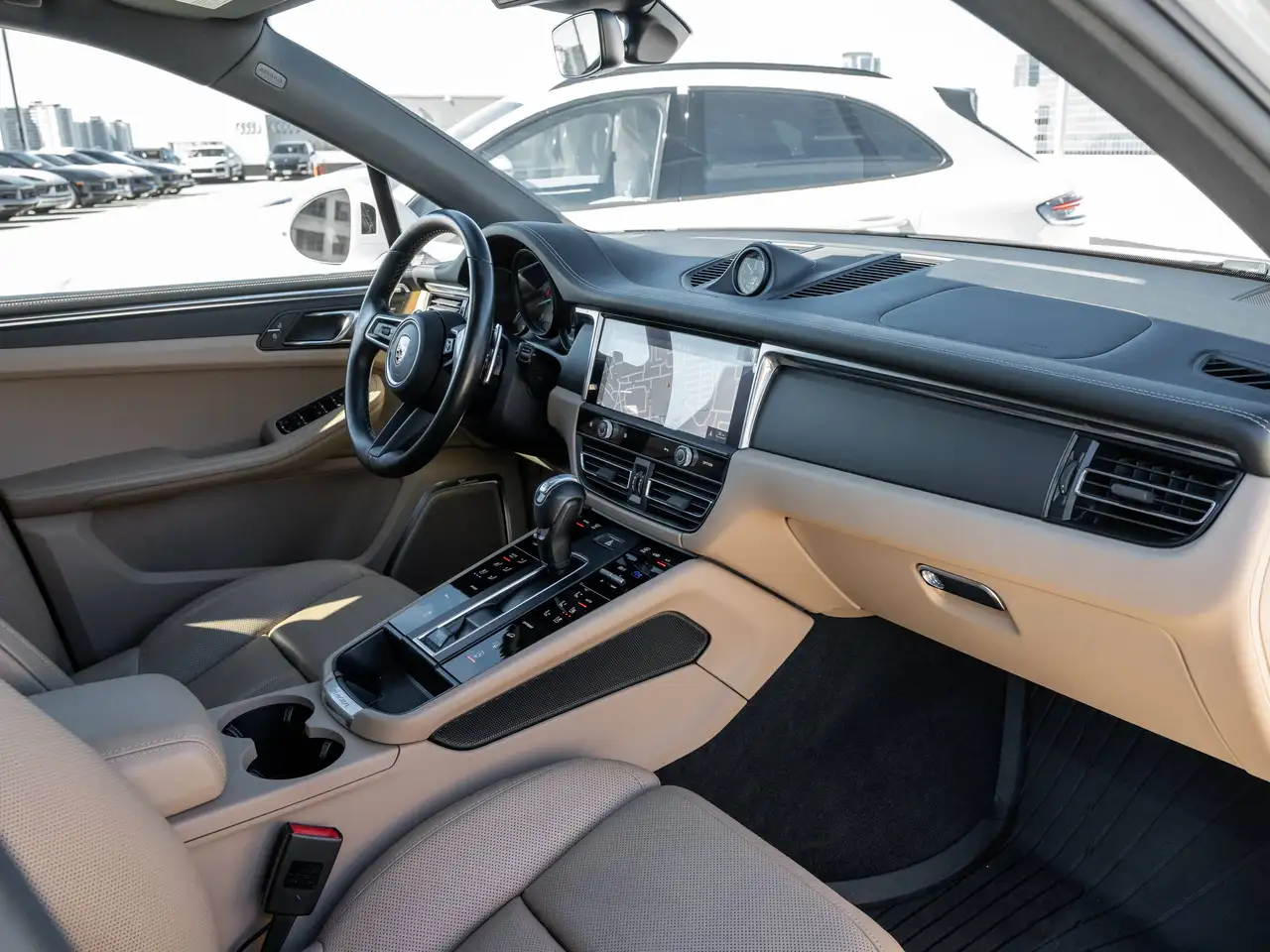 Porsche Macan - Image 29