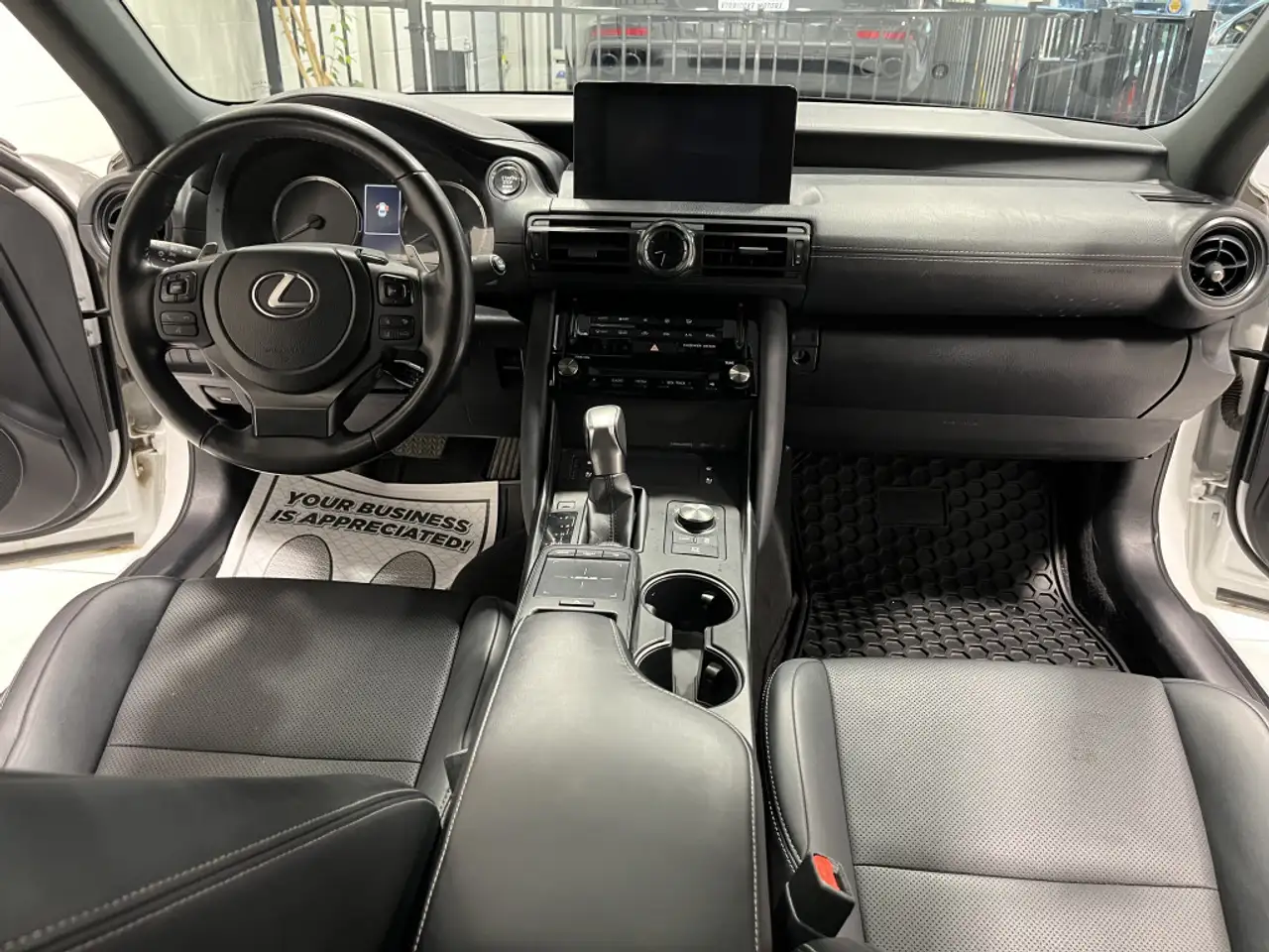 Lexus IS 300 - Image 17