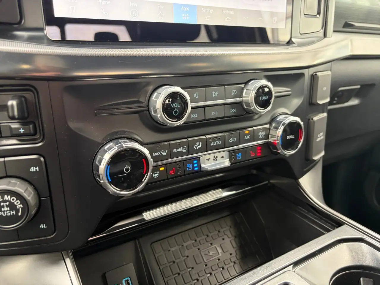 Ford F-150 - Image 25