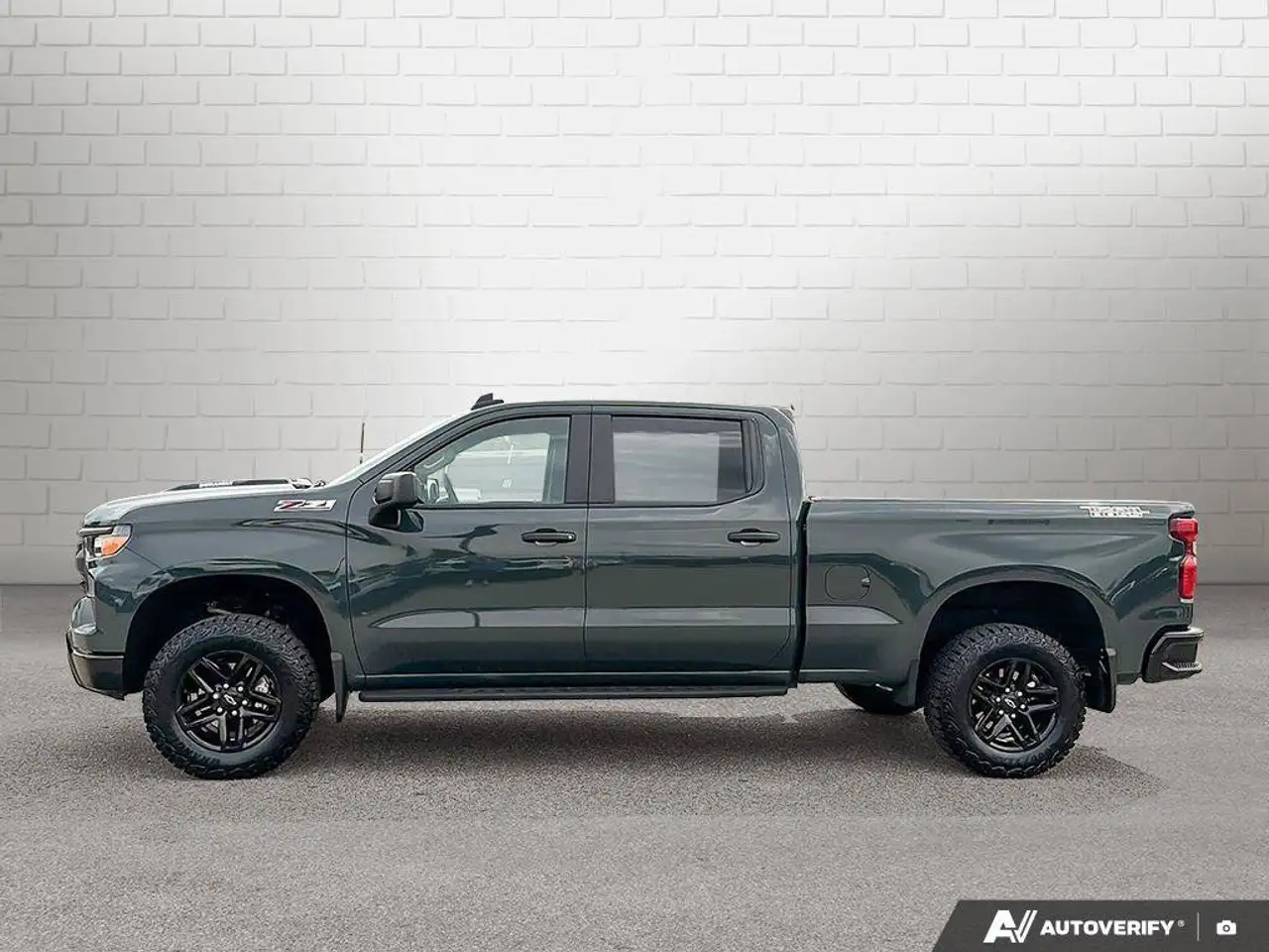 Chevrolet Silverado 1500 - Image 2