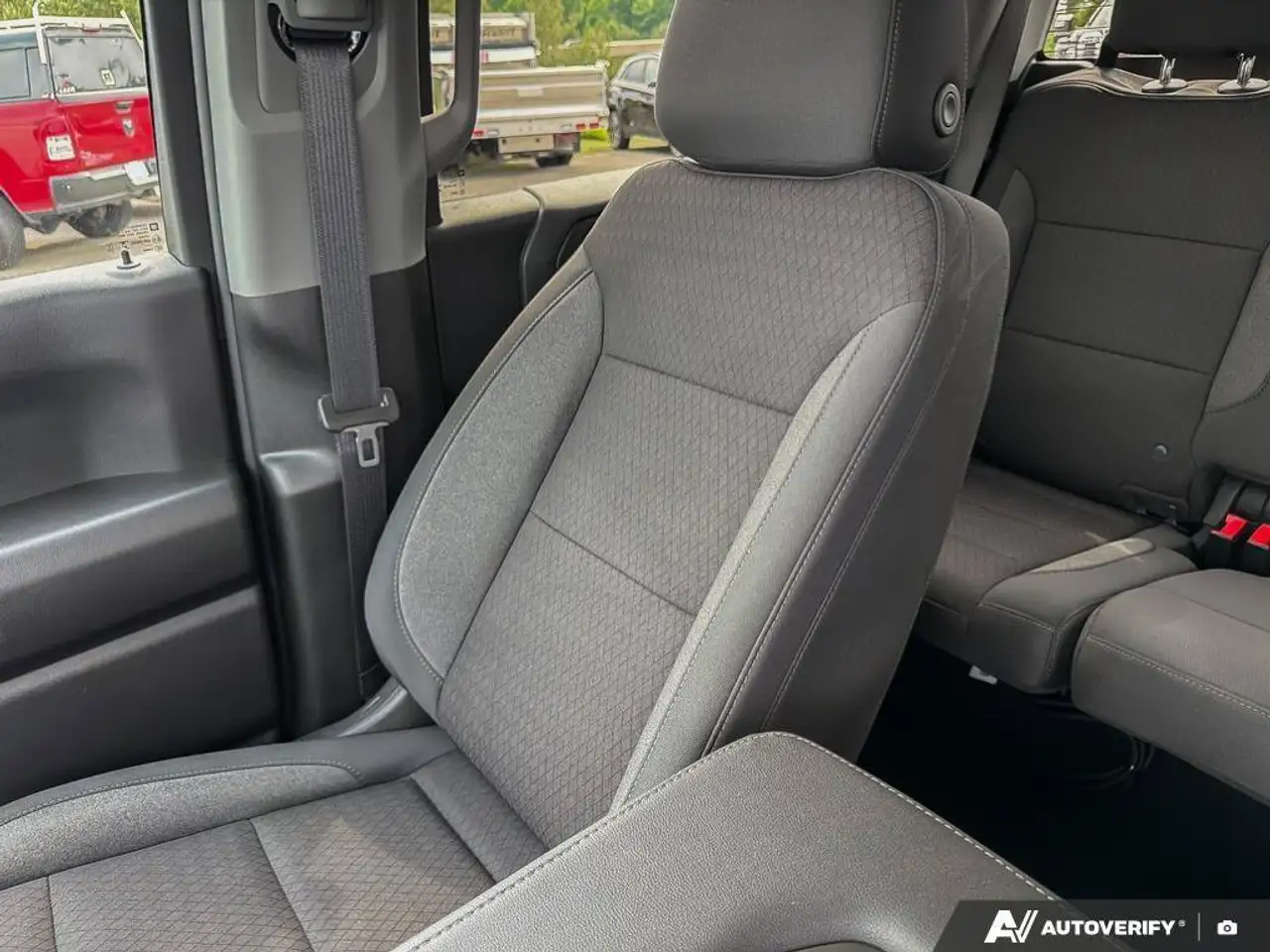Chevrolet Silverado 1500 - Image 23