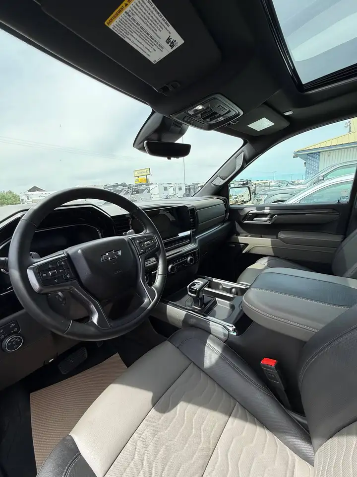 Chevrolet Silverado 1500 - Image 6