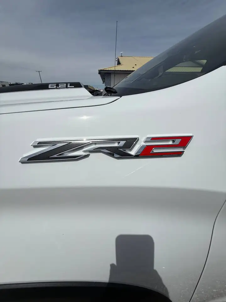 Chevrolet Silverado 1500 - Image 2