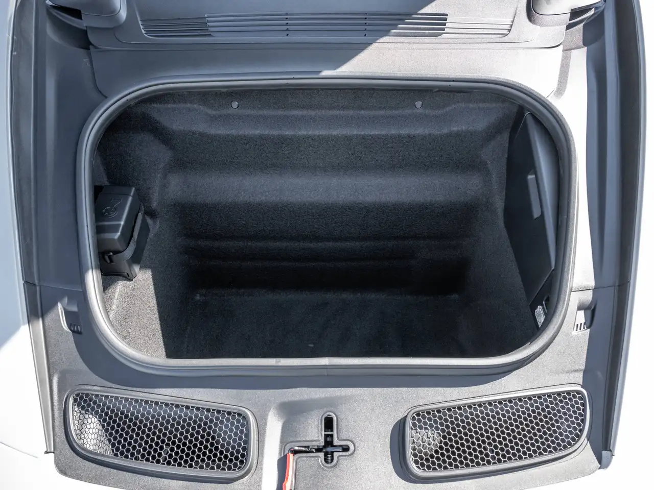 Porsche 911 - Image 12