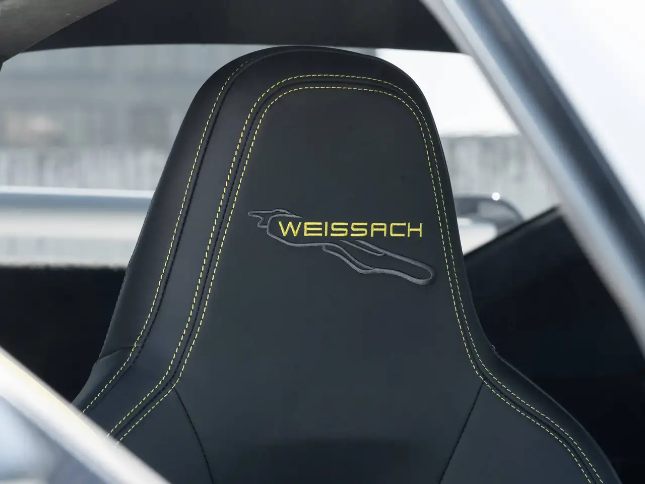 Porsche 911 - Image 45