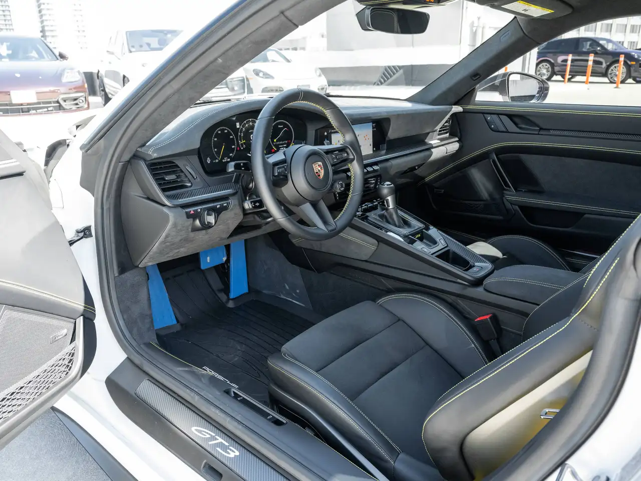 Porsche 911 - Image 4