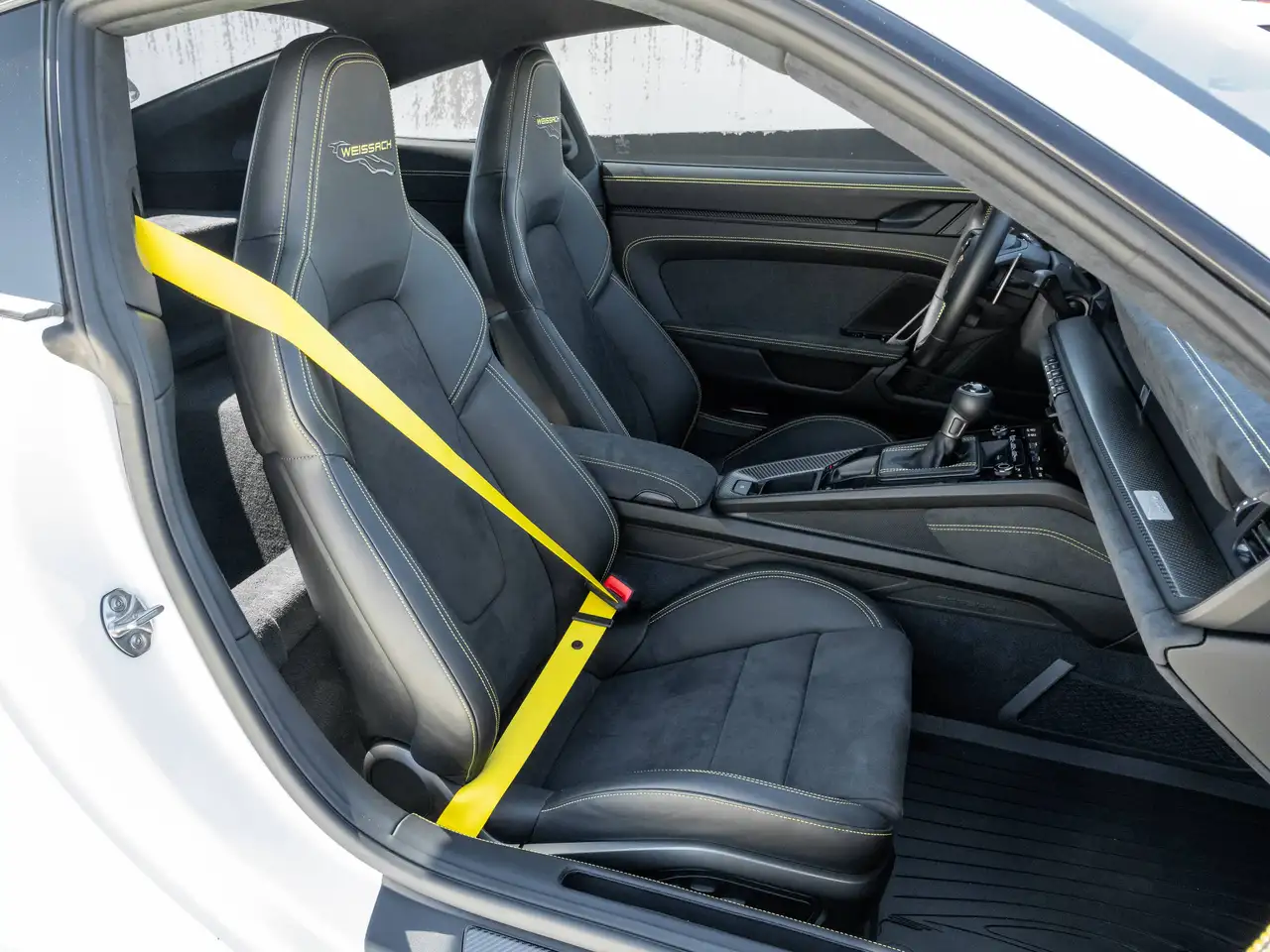 Porsche 911 - Image 5