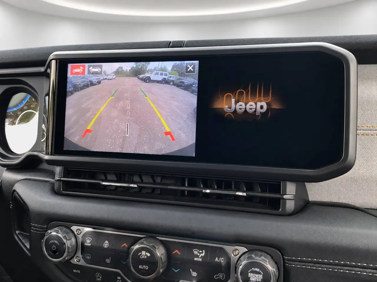Jeep Wrangler - Image 12