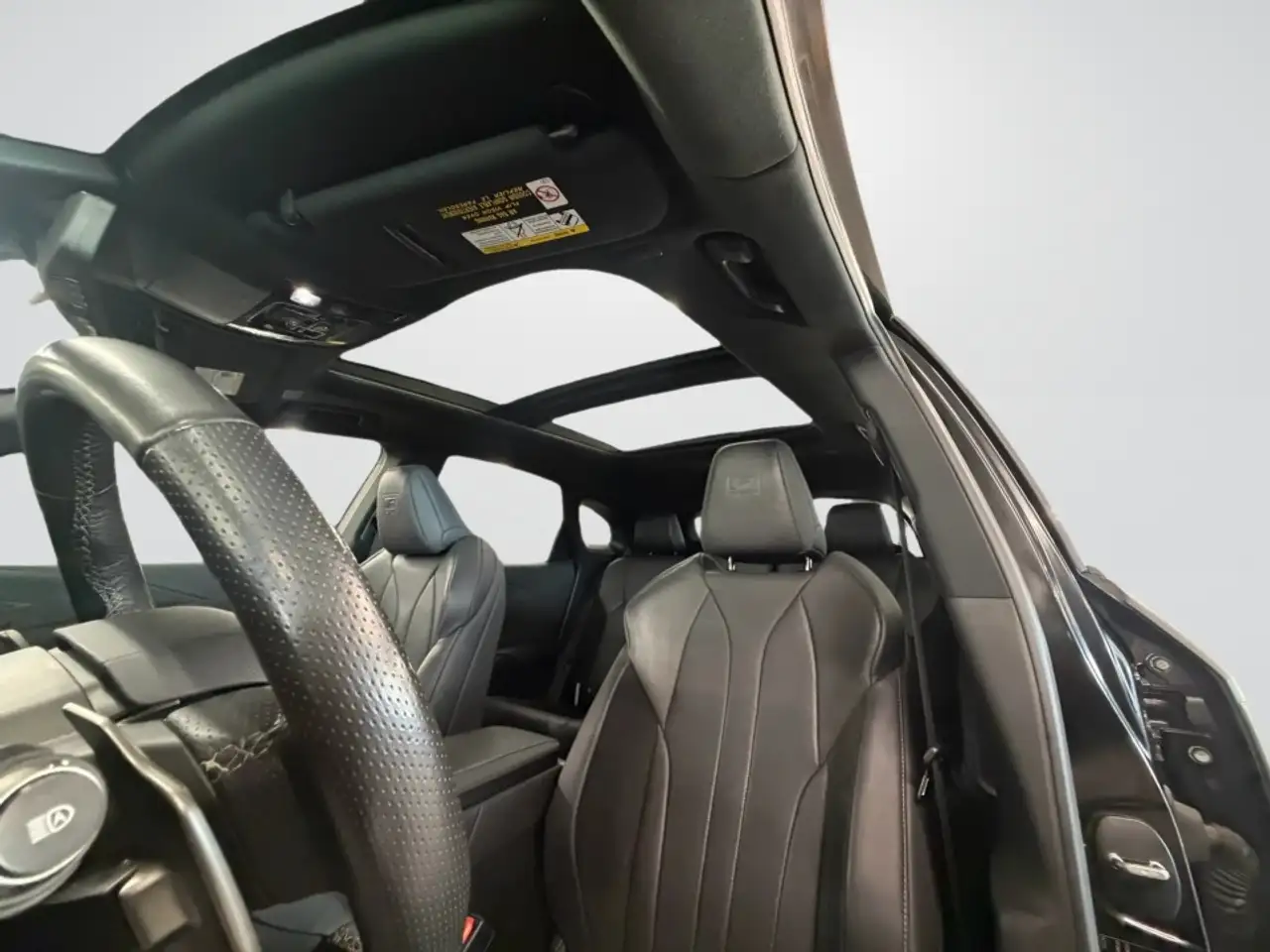 Lexus RX - Image 11