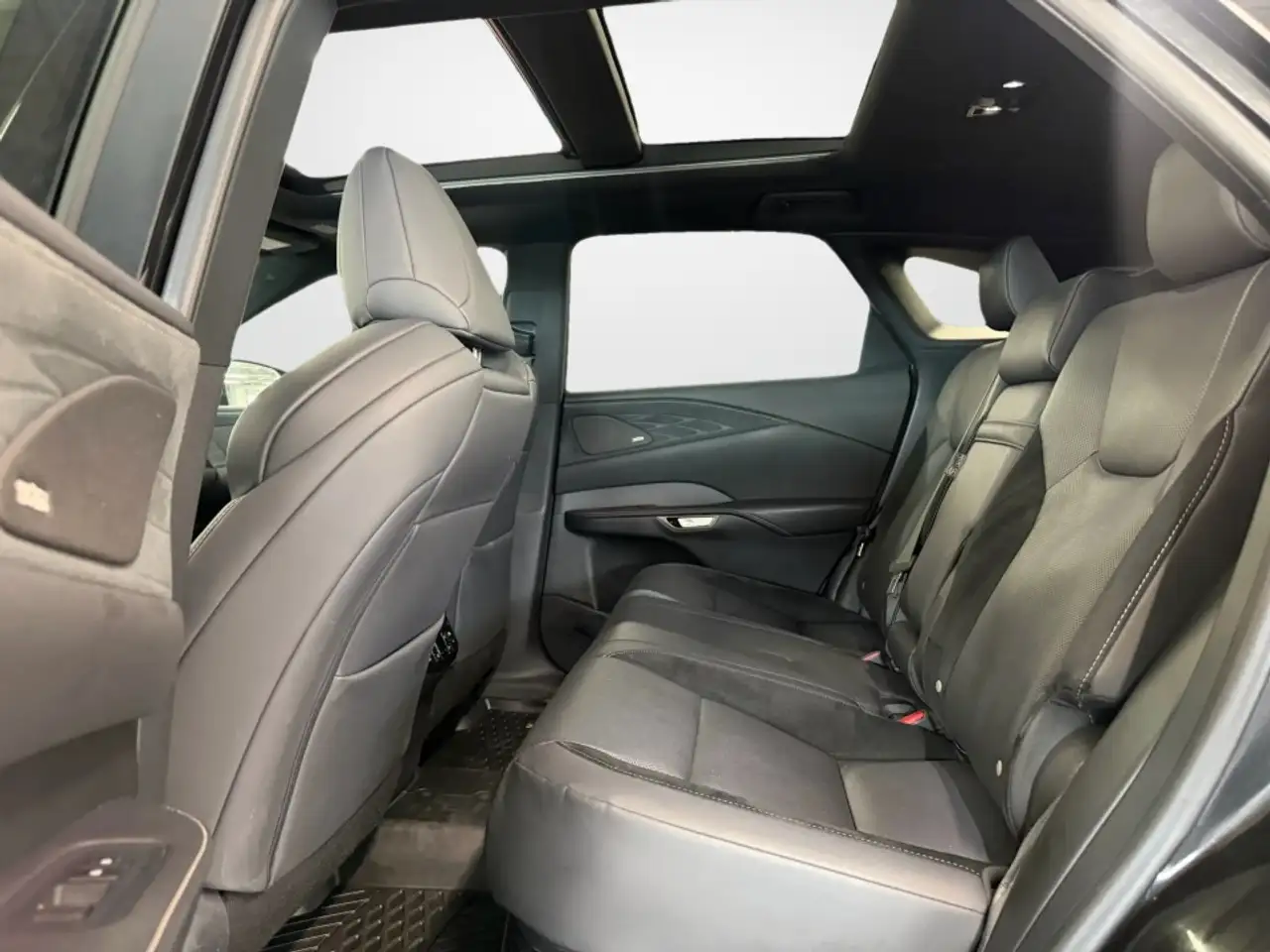 Lexus RX - Image 10