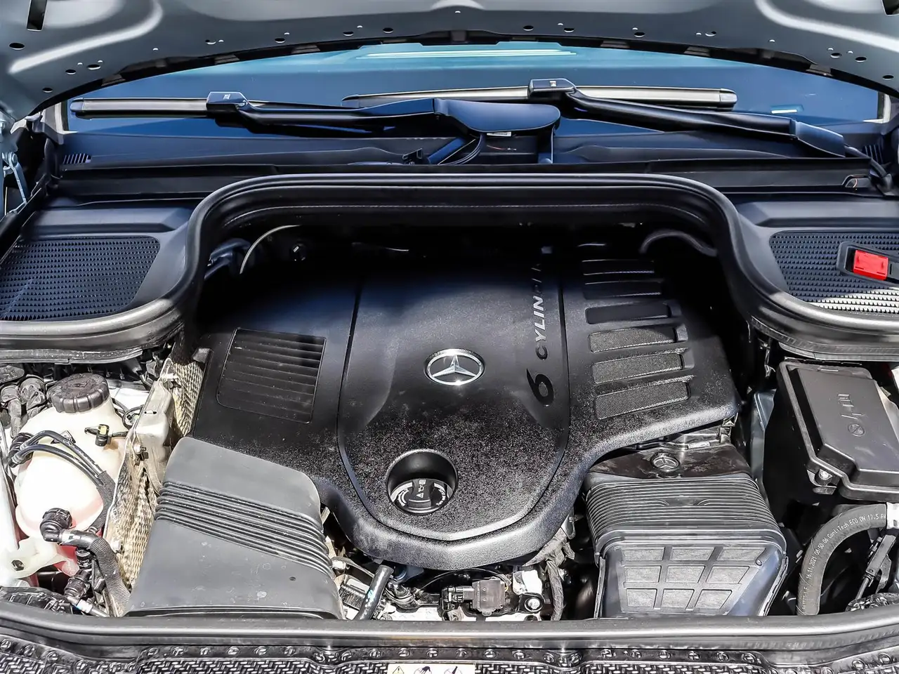Mercedes-Benz GLE - Image 23