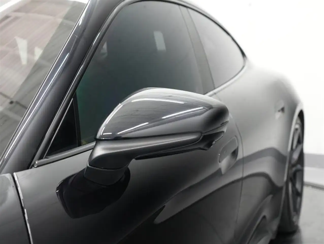 Porsche Taycan - Image 12