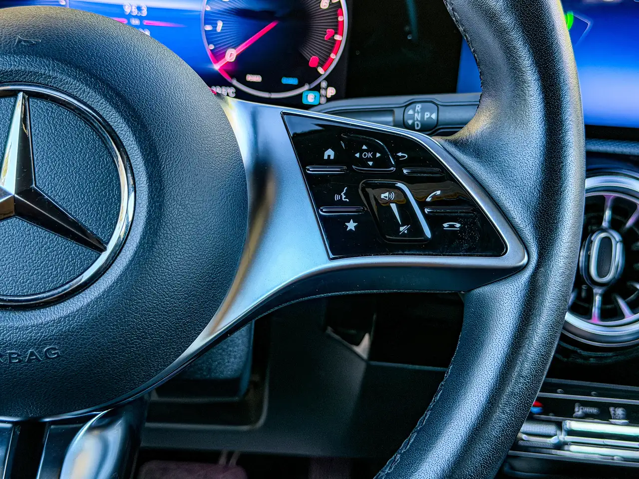 Mercedes-Benz CLA - Image 26